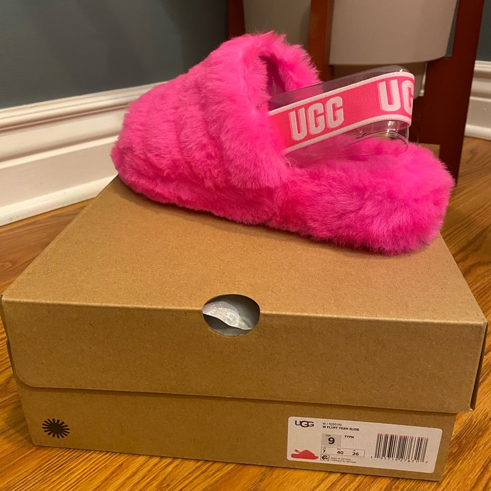 Womens Uggs Fluff Yeah Slides